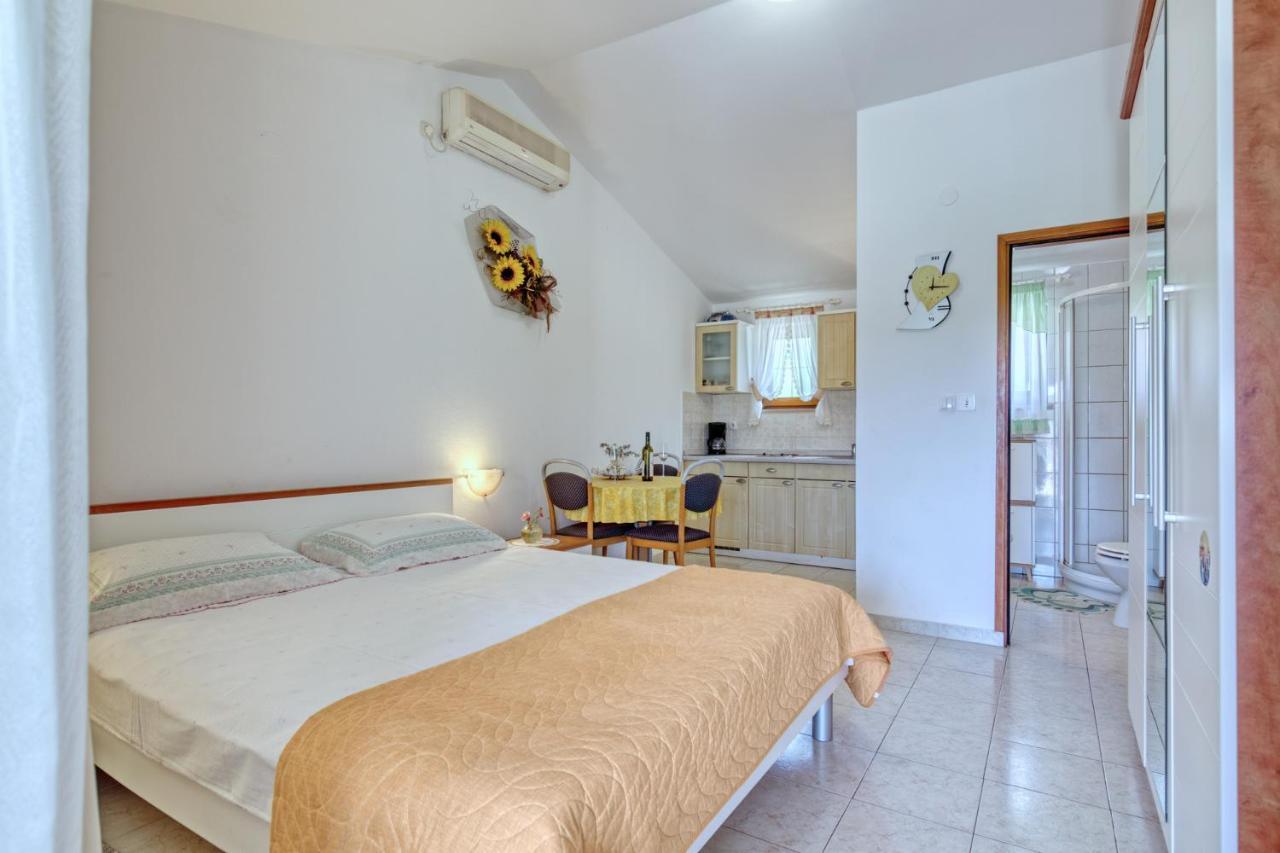 Apartmets Slavica 1644 Banjole Exteriér fotografie