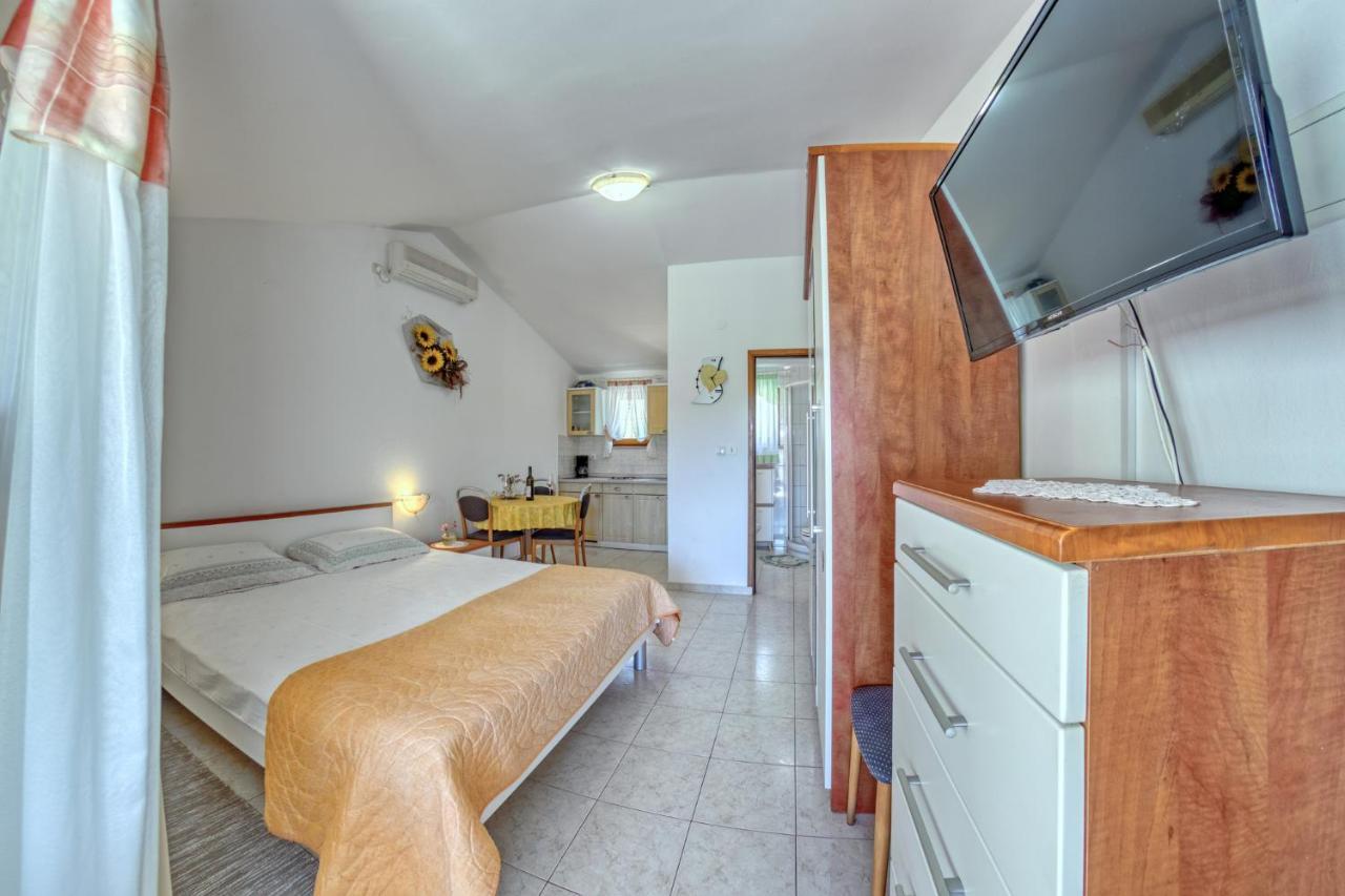Apartmets Slavica 1644 Banjole Exteriér fotografie