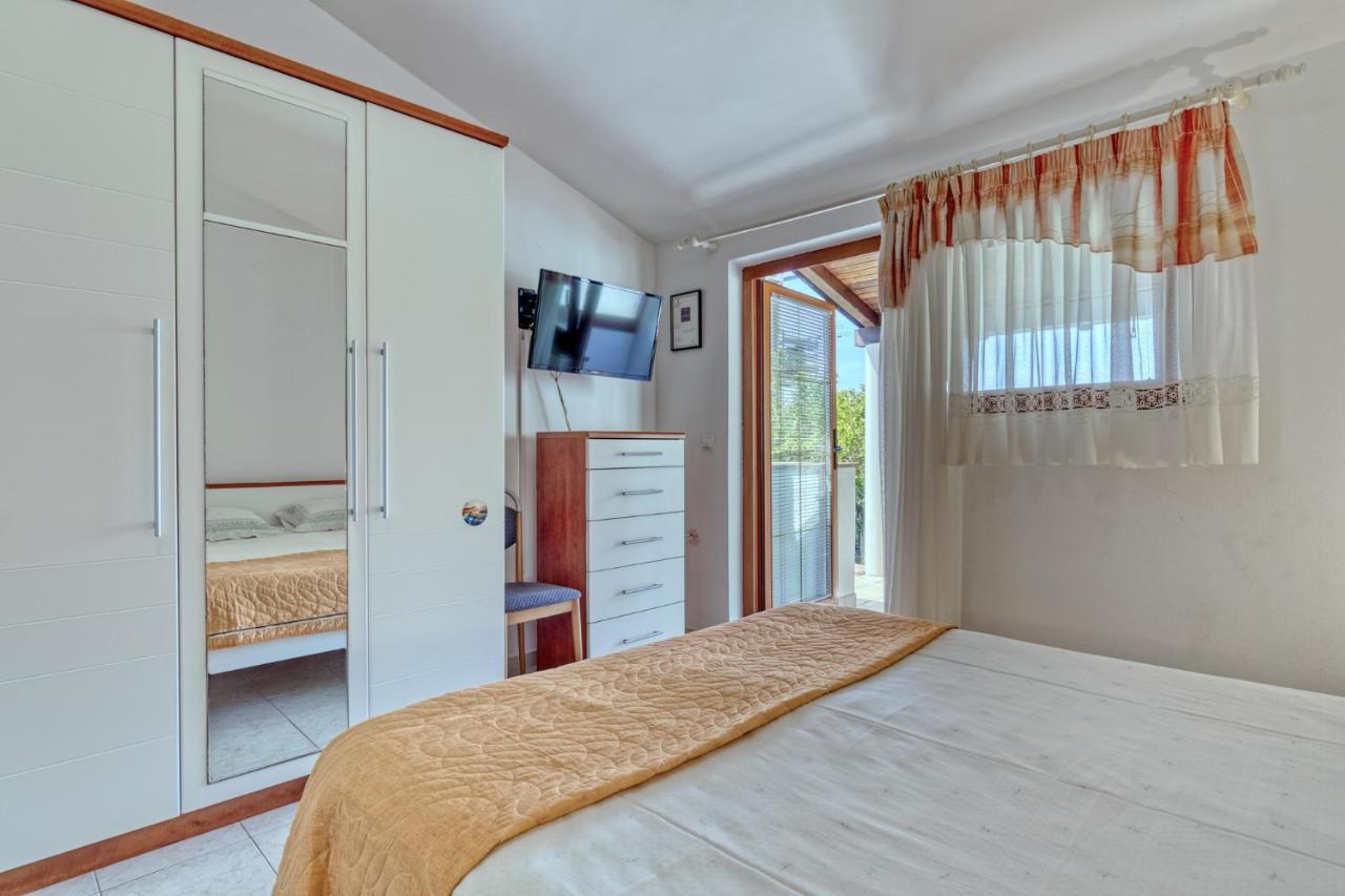 Apartmets Slavica 1644 Banjole Exteriér fotografie