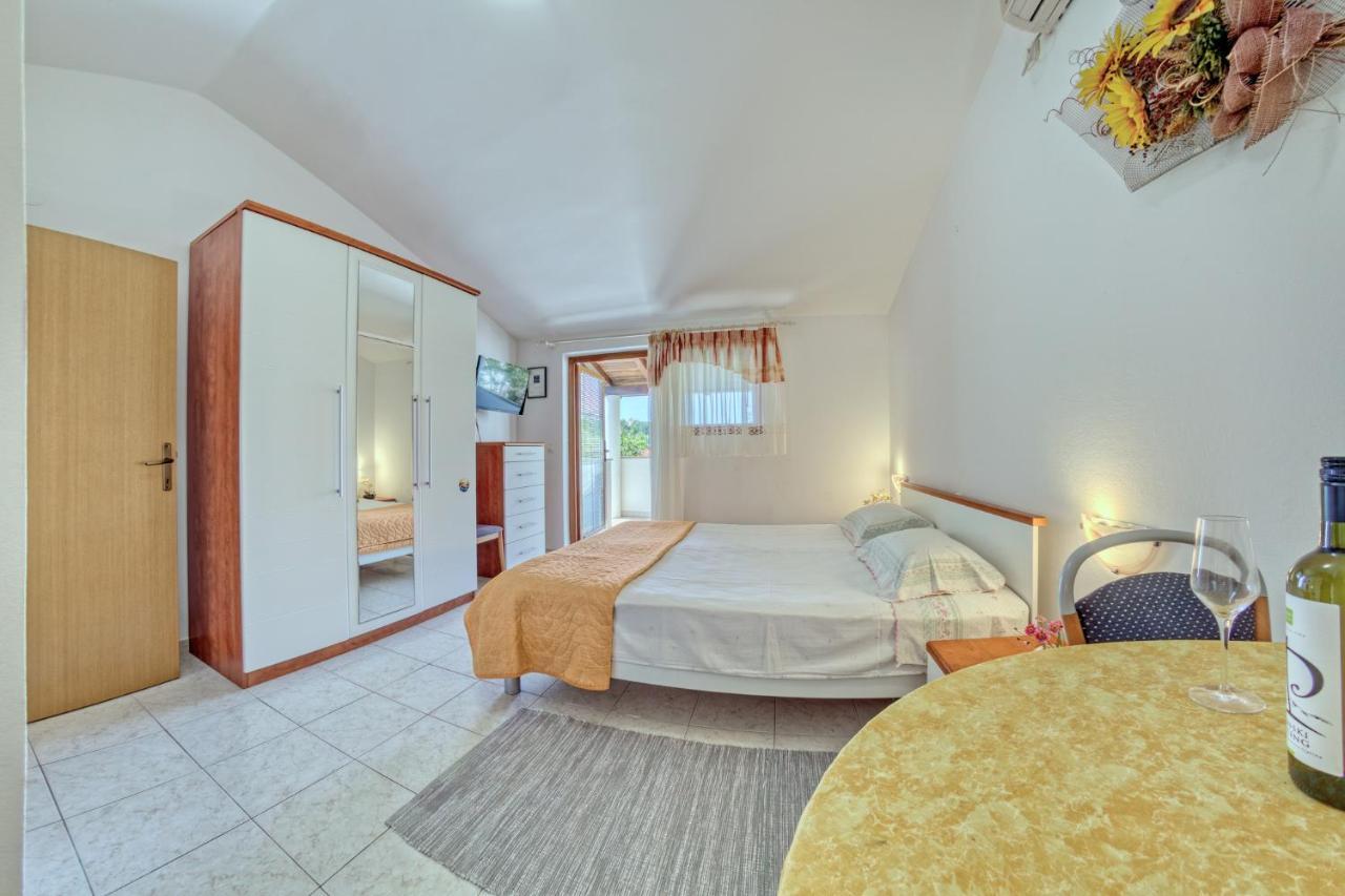 Apartmets Slavica 1644 Banjole Exteriér fotografie