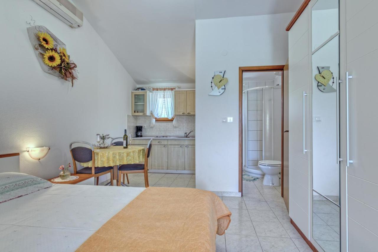 Apartmets Slavica 1644 Banjole Exteriér fotografie